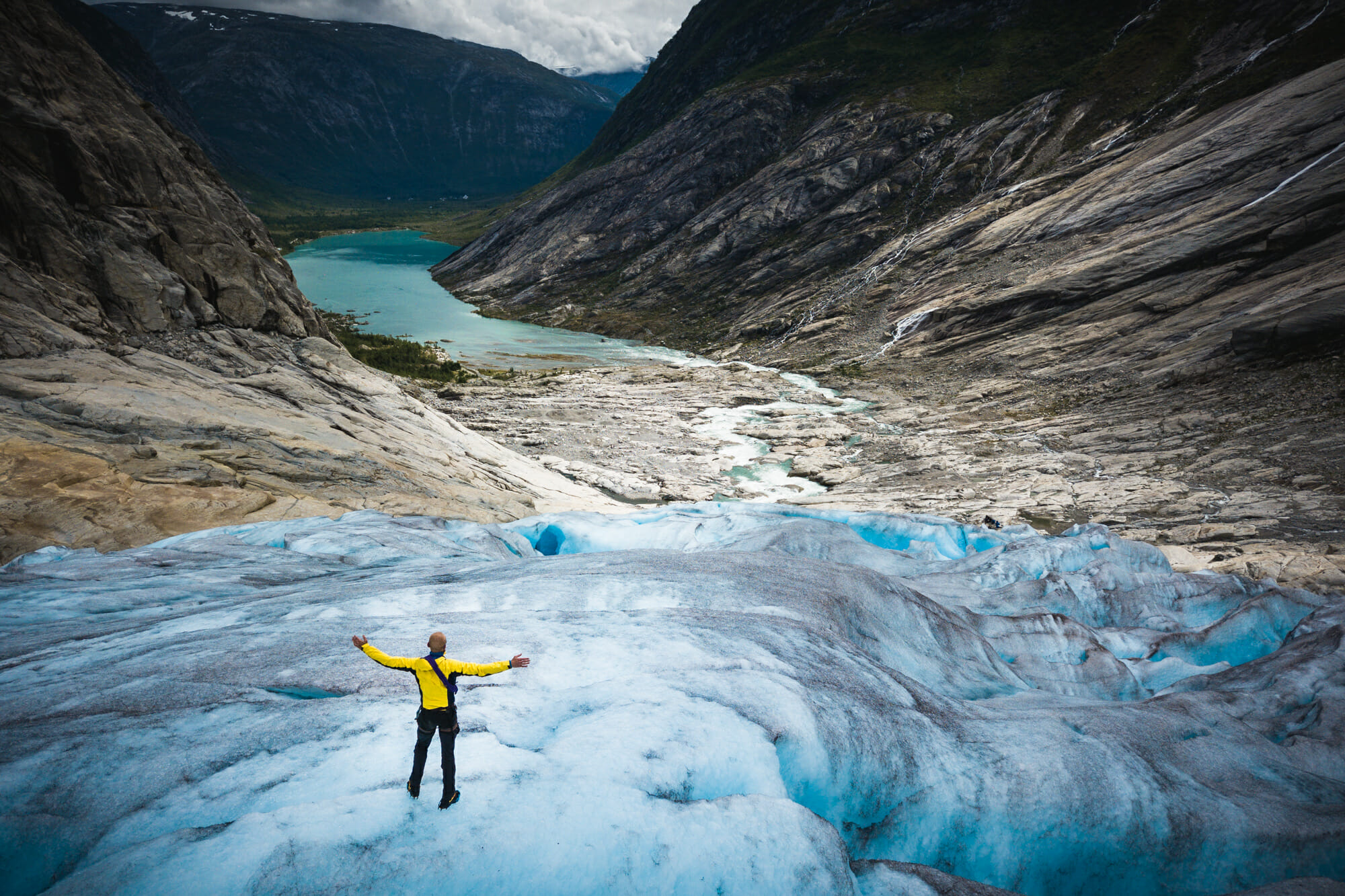 Marcher sur un glacier en Norvège - Nigardsbreen