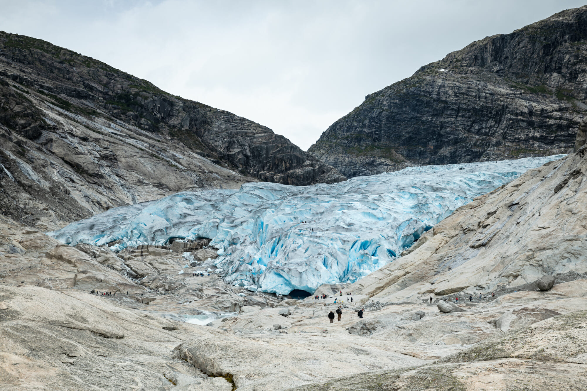 Marcher sur un glacier en Norvège - Nigardsbreen