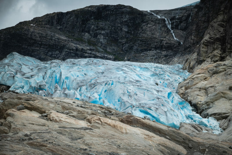 Marcher sur un glacier en Norvège - Nigardsbreen