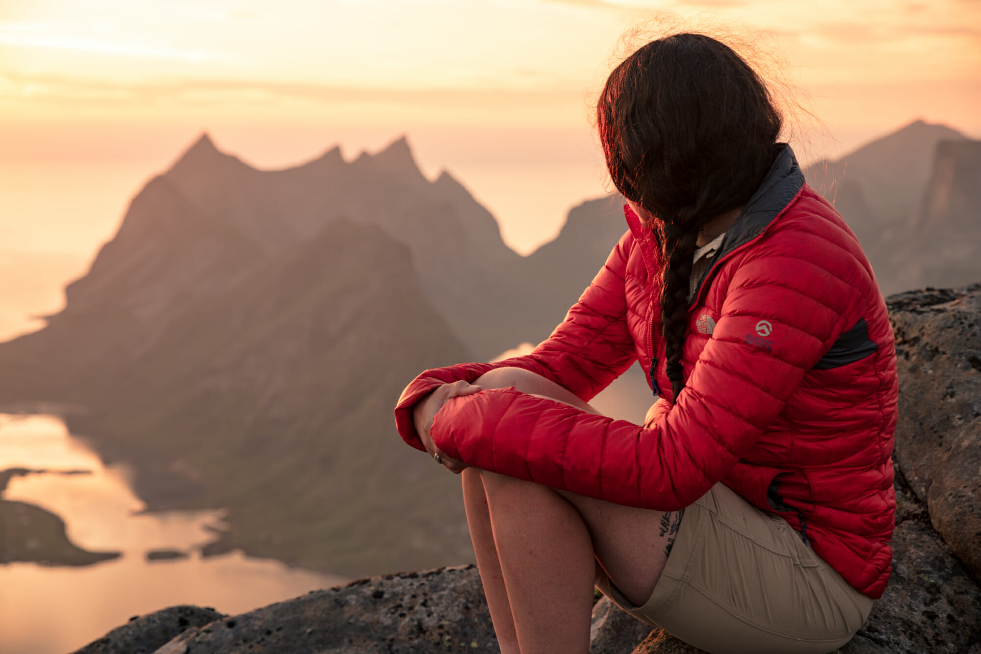 Bivouac dans les Lofoten sous le soleil de minuit