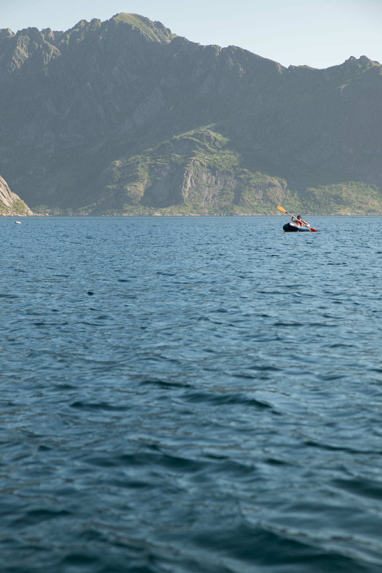 Packraft dans les Lofoten et ascension du Helvestinden