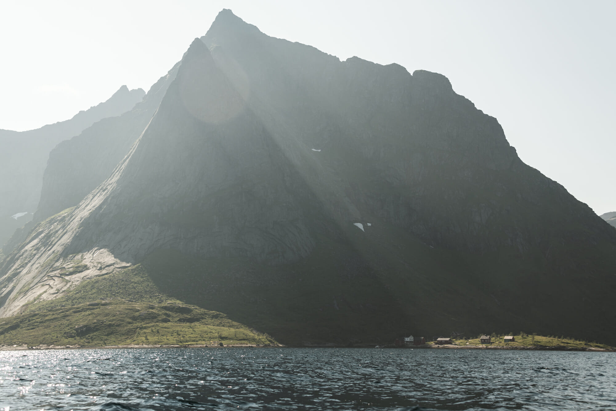 Packraft dans les Lofoten et ascension du Helvestinden