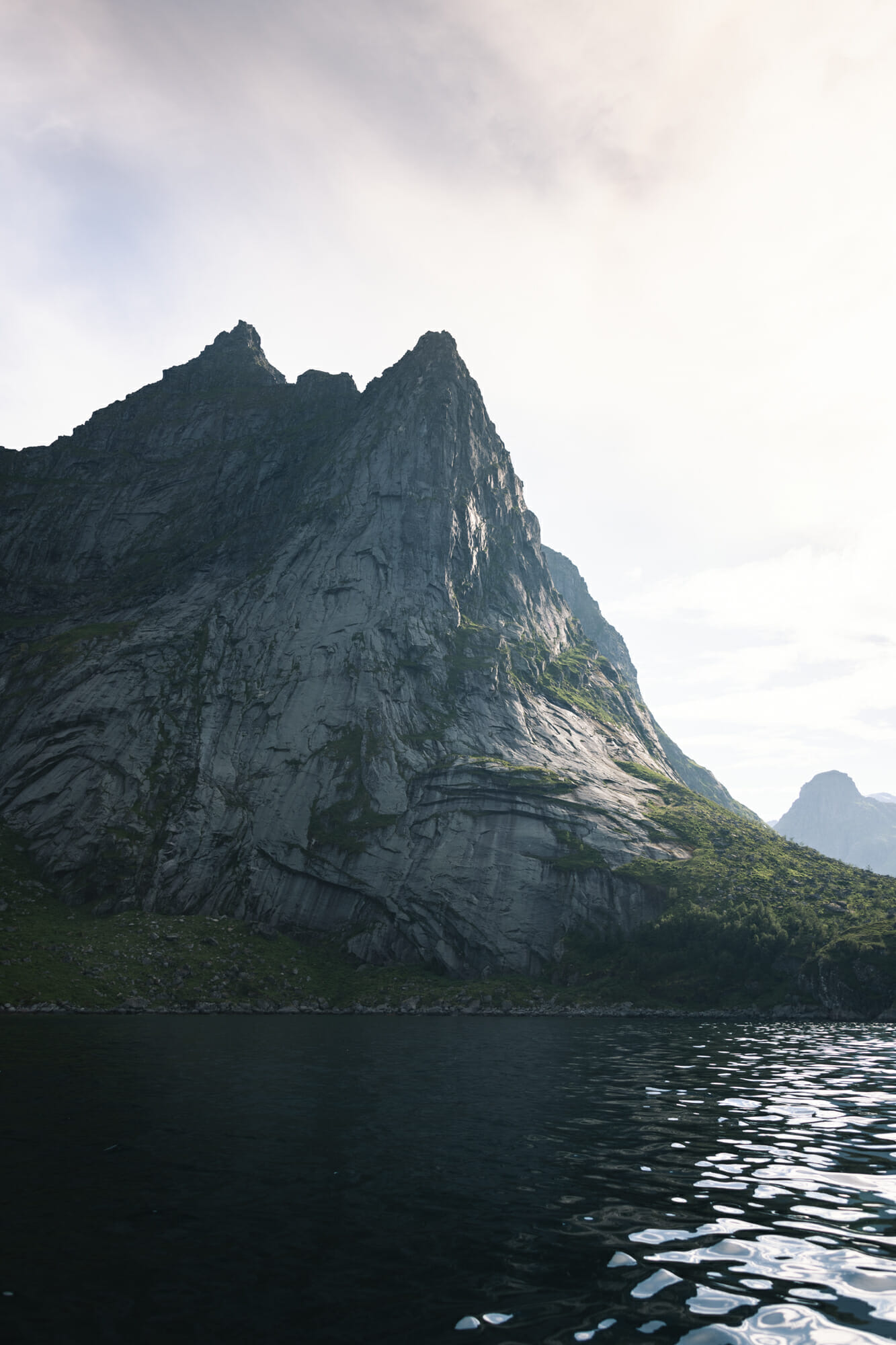 Packraft dans les Lofoten et ascension du Helvestinden