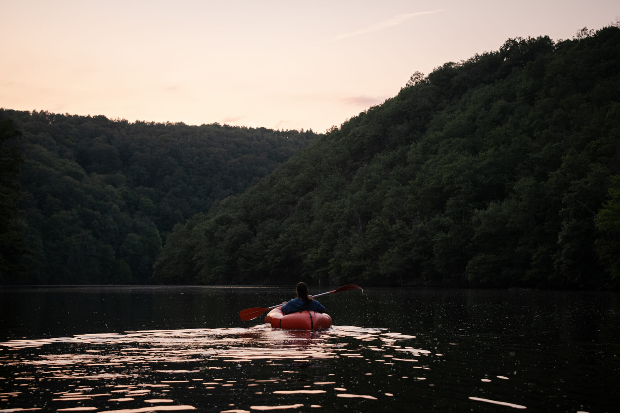 Lac de Nisramont au crépuscule