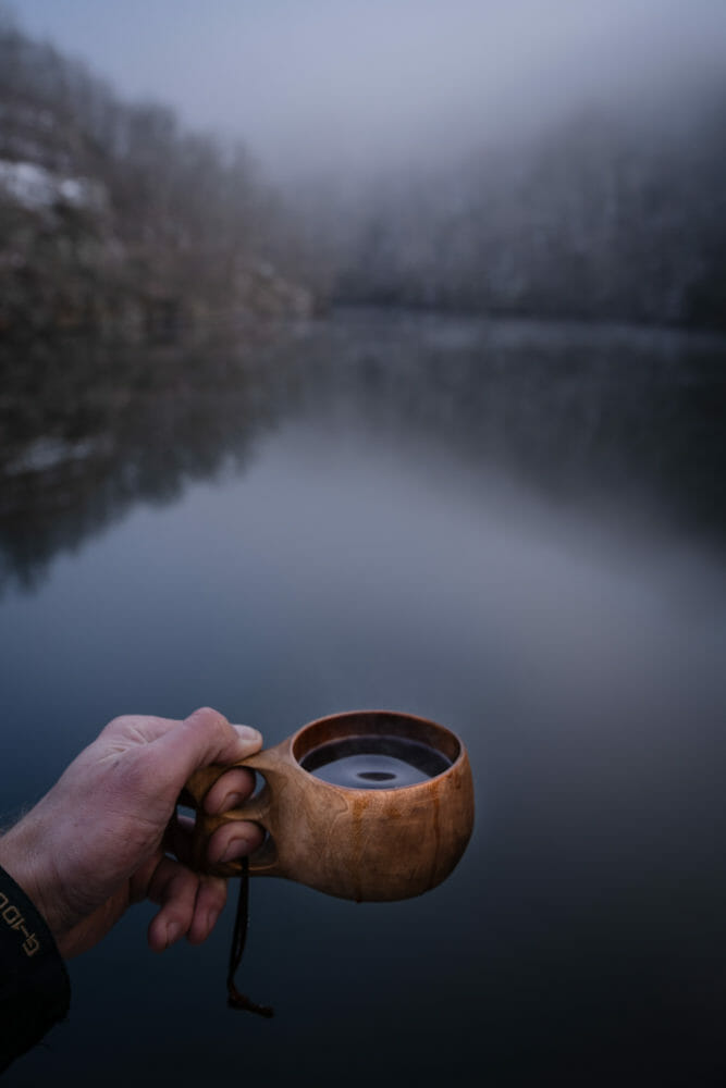 Kuksa face à l'Ourthe