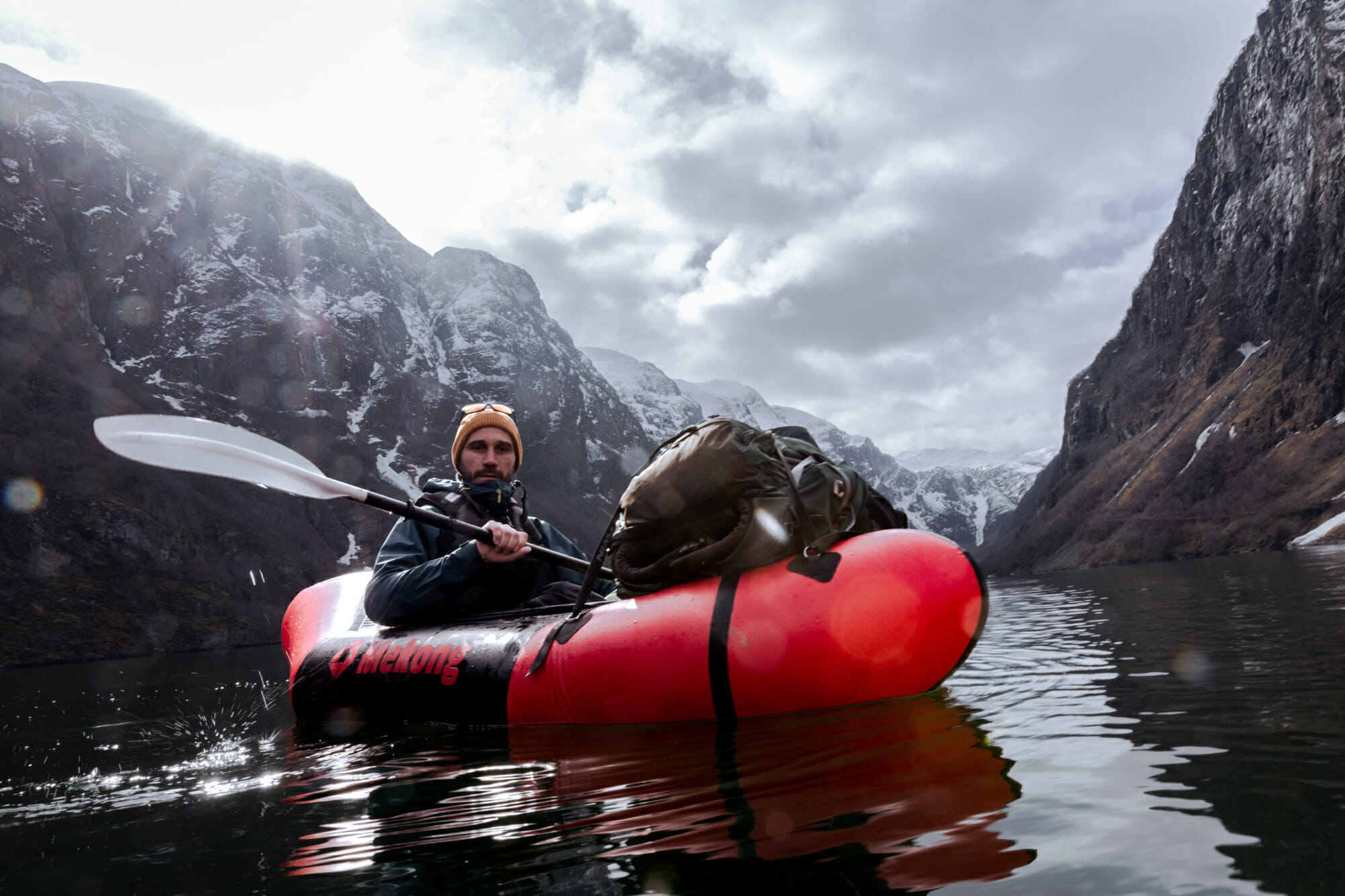 Packraft dans le Nærøyfjord