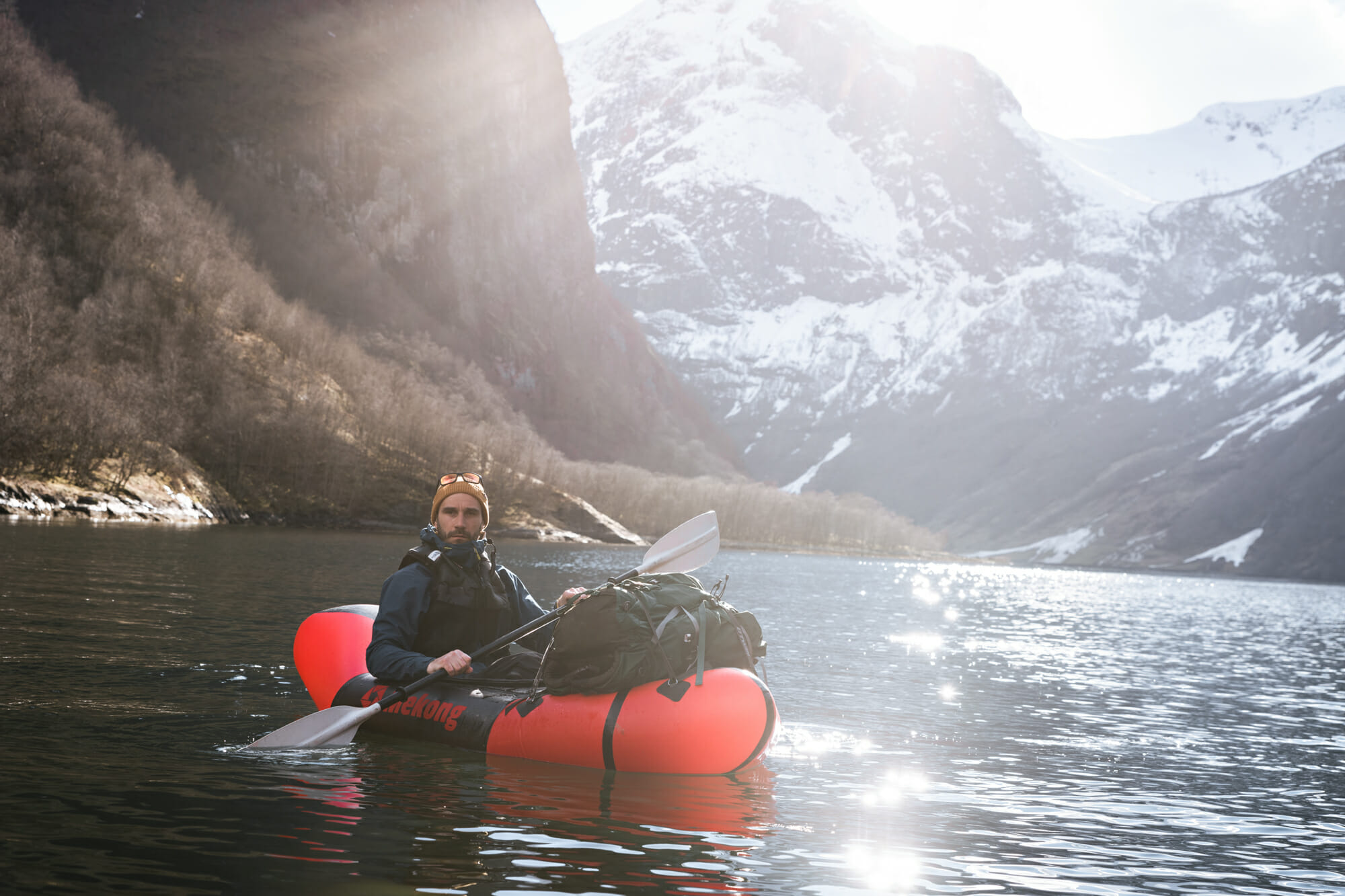 Packraft dans le Nærøyfjord