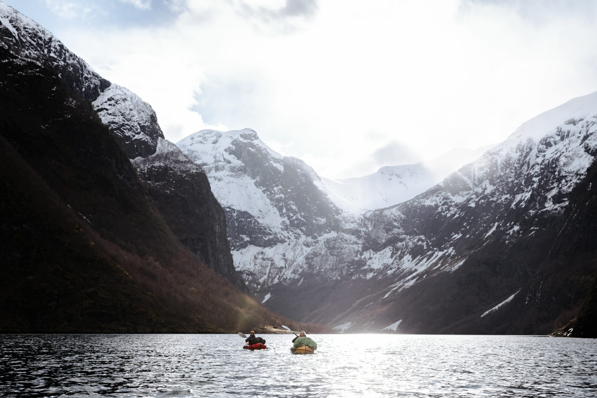 Packraft dans le Nærøyfjord