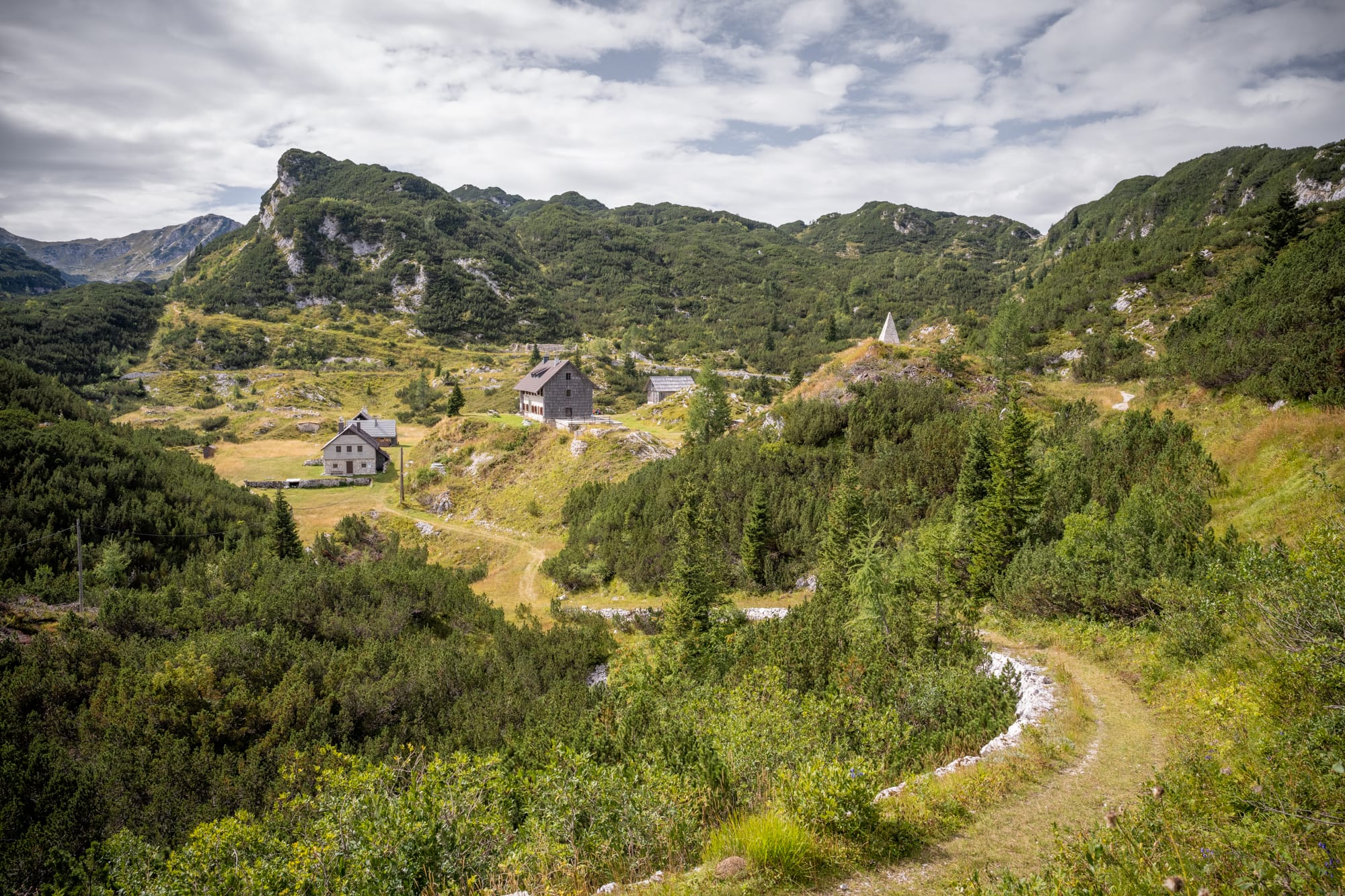 Randonnée dans le Triglav lors du Packraft Trail Slovénie