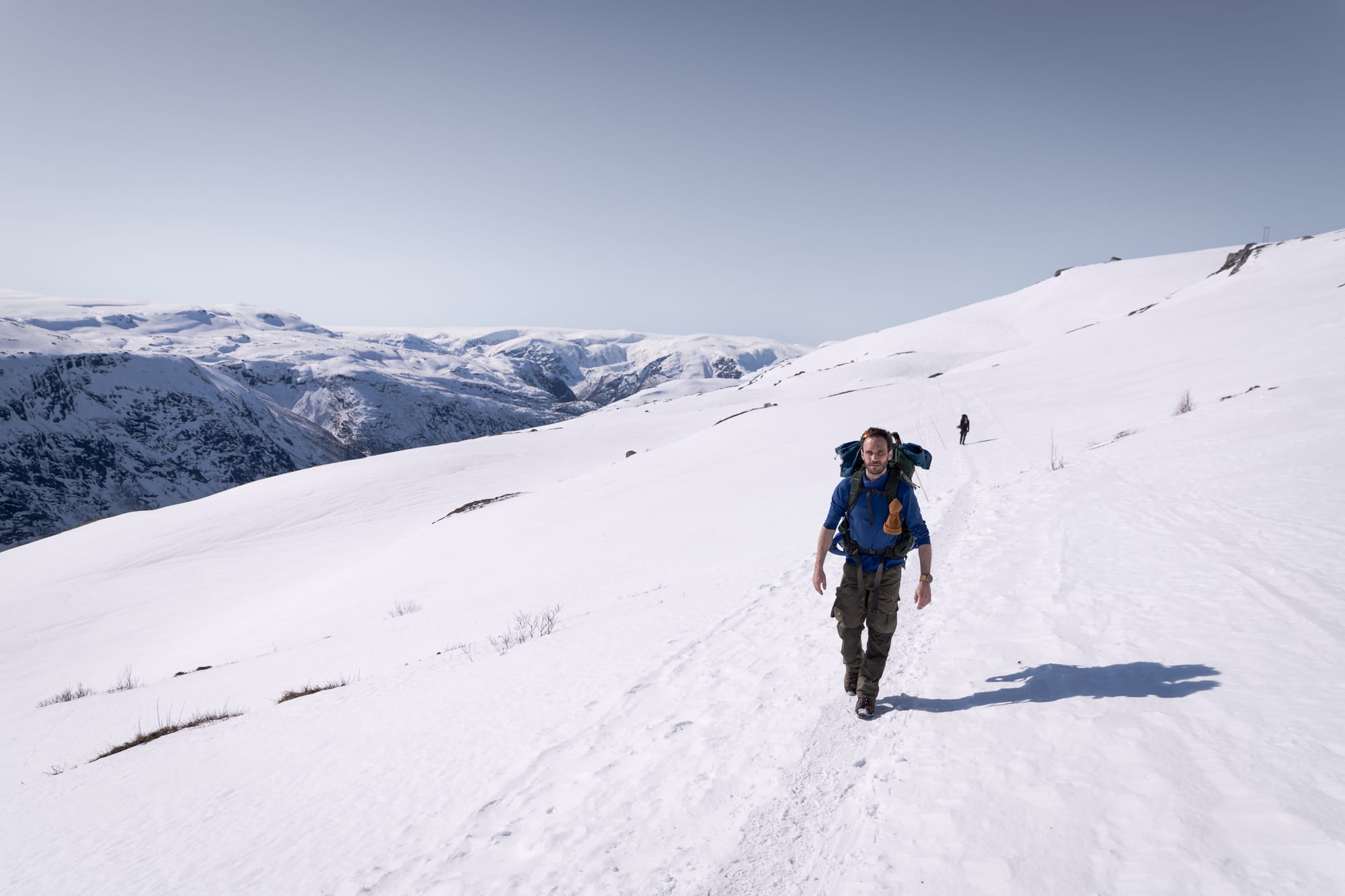 Randonnée à la trolltunga en hiver