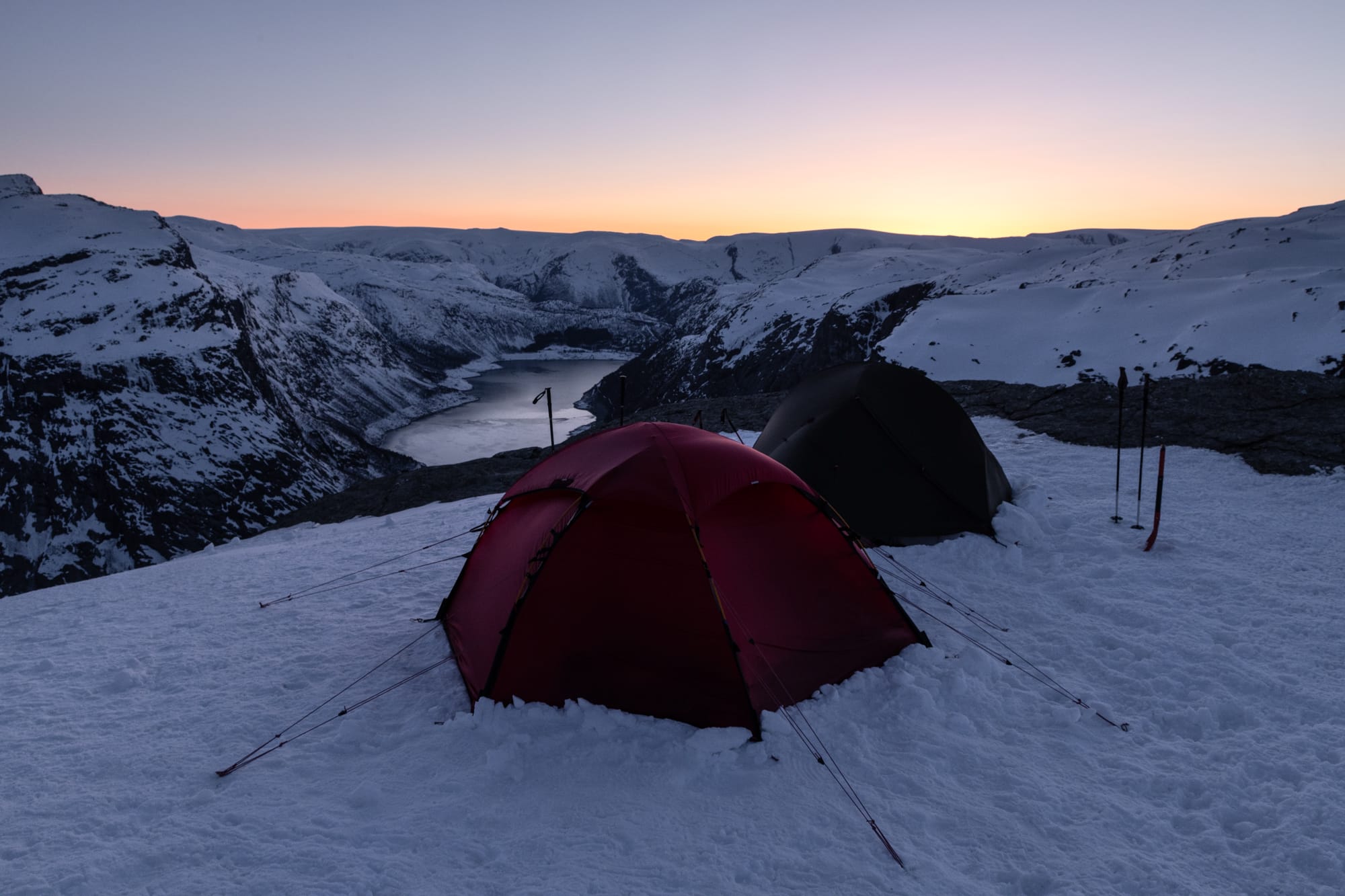 Bivouac à Trolltunga en hiver