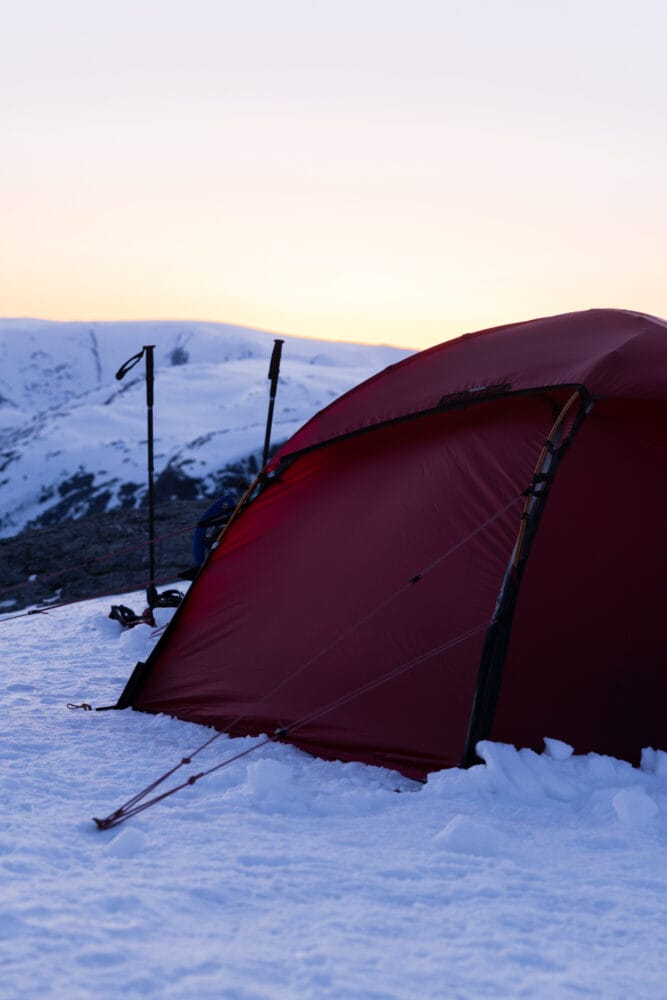 Bivouac à Trolltunga en hiver