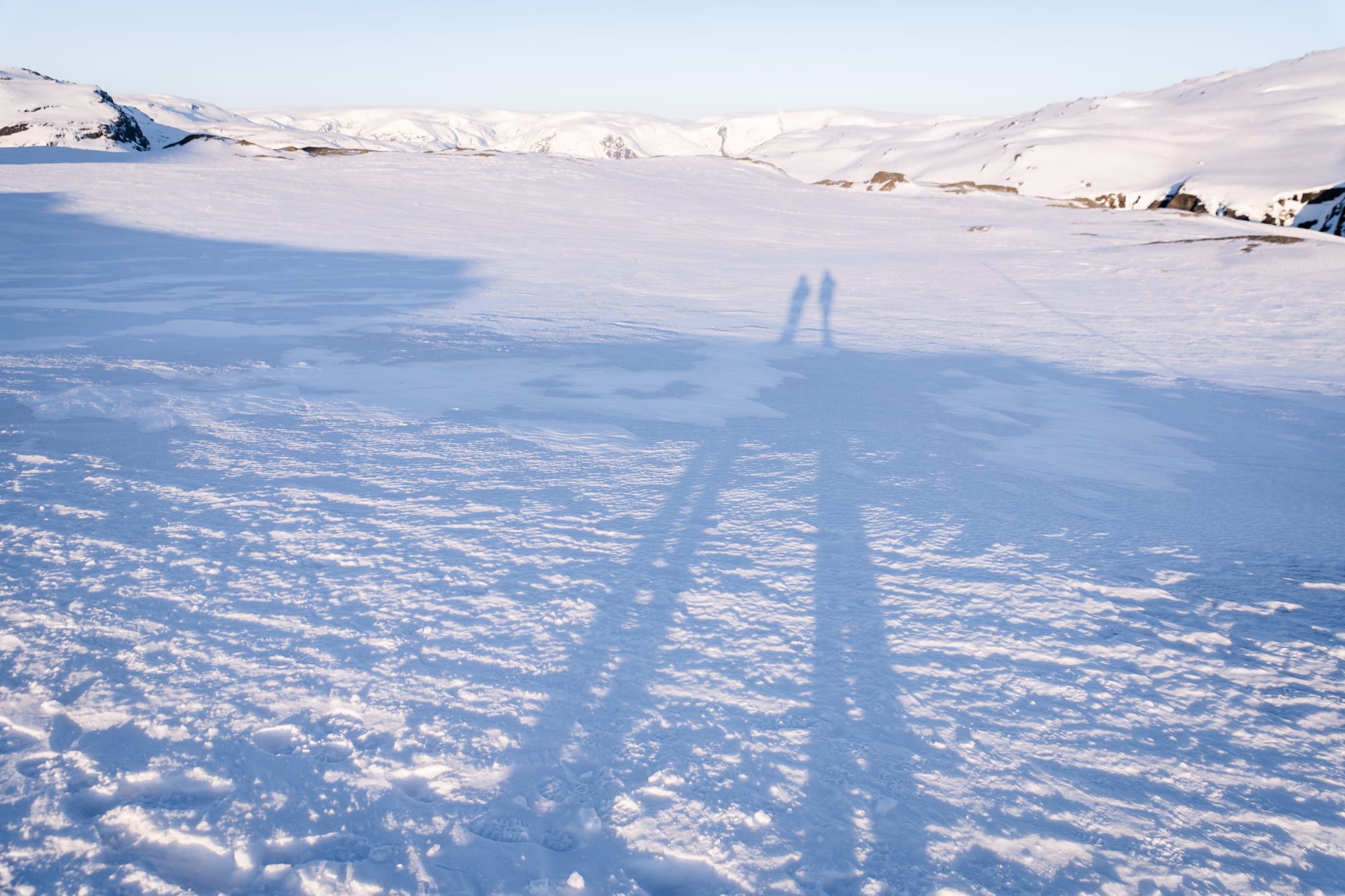 Randonnée et bivouac à trolltunga en hiver