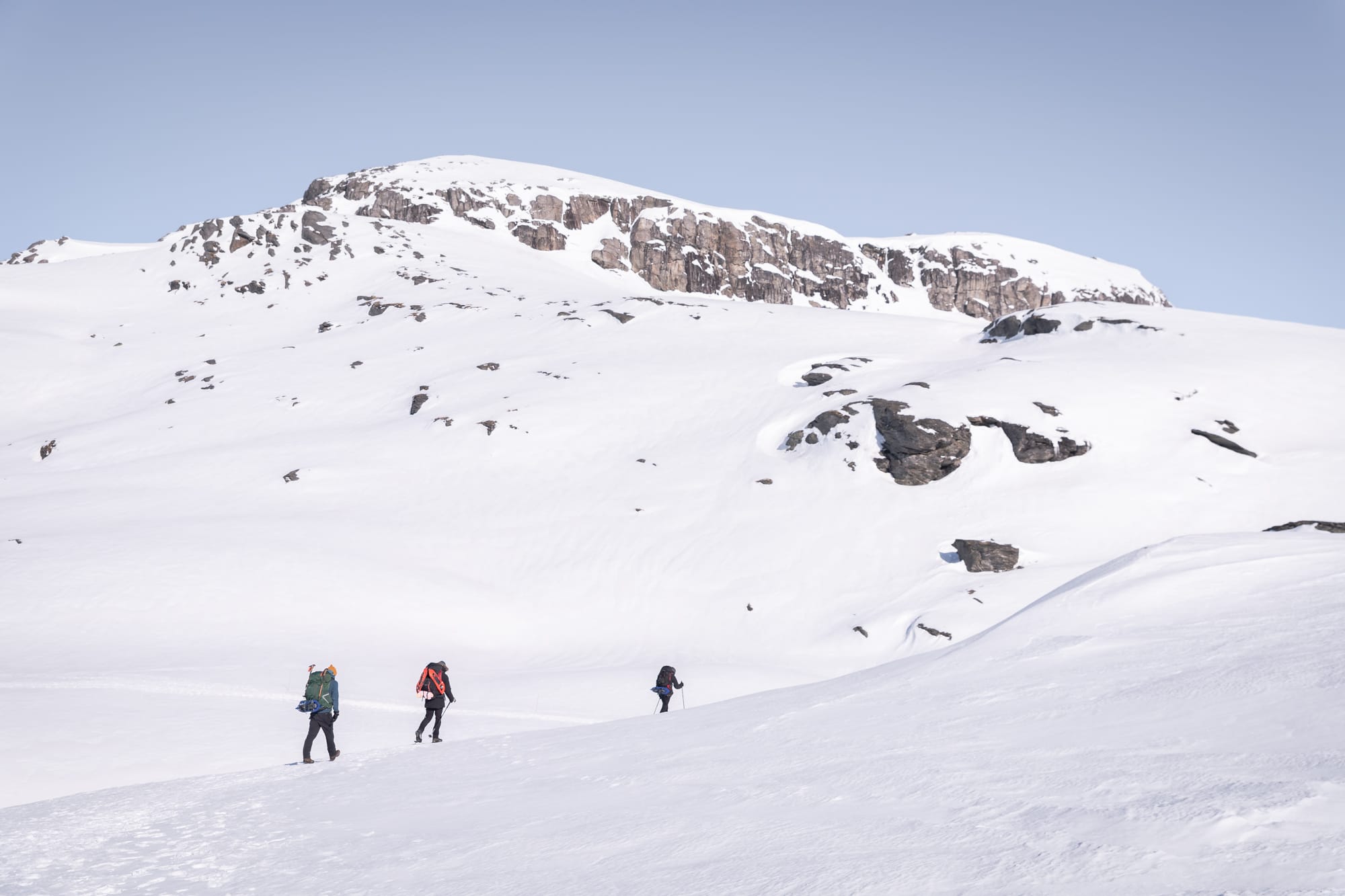 Randonnée et bivouac à trolltunga en hiver