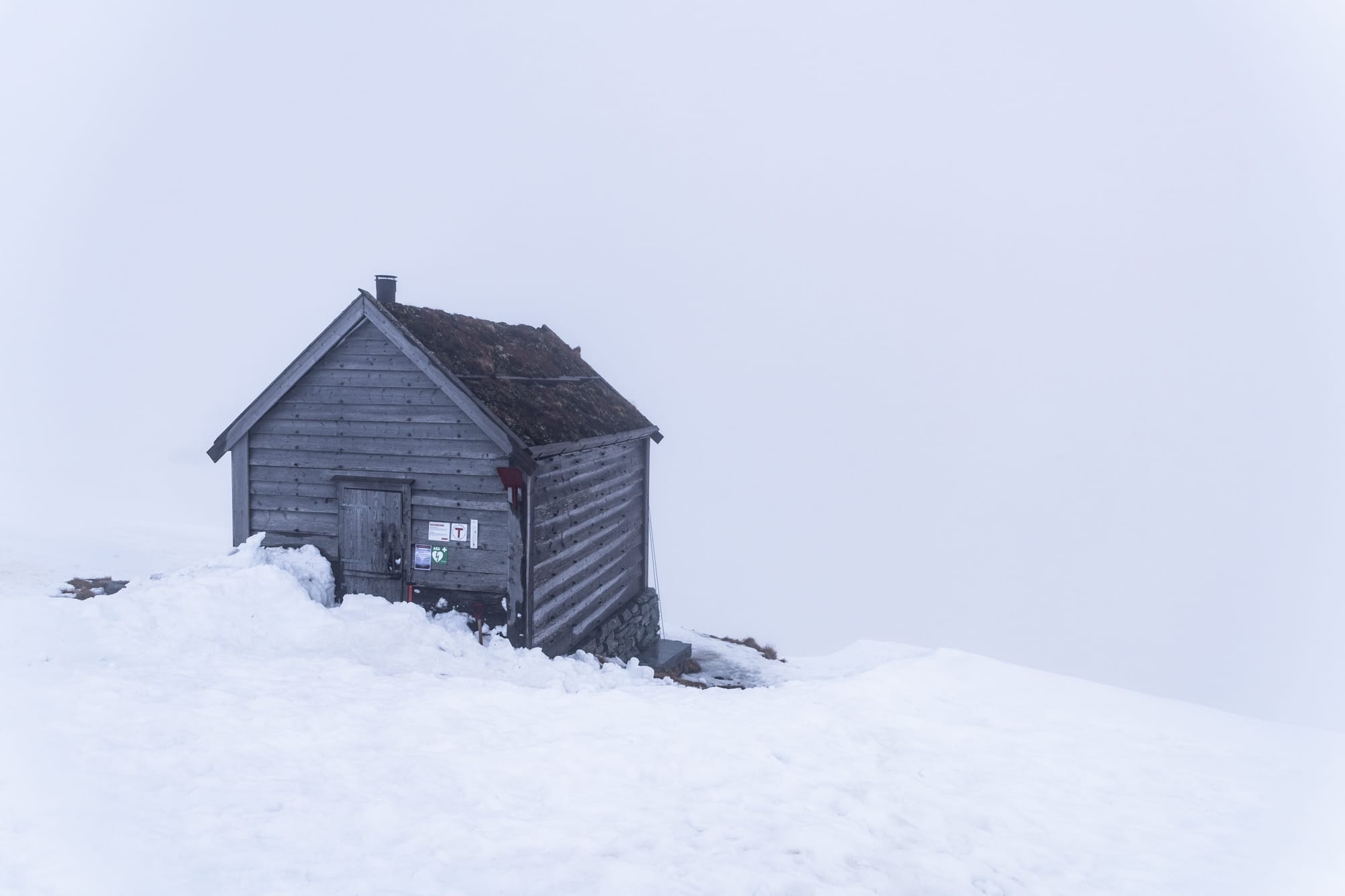 Dormir dans une cabane au dessus d'un fjord