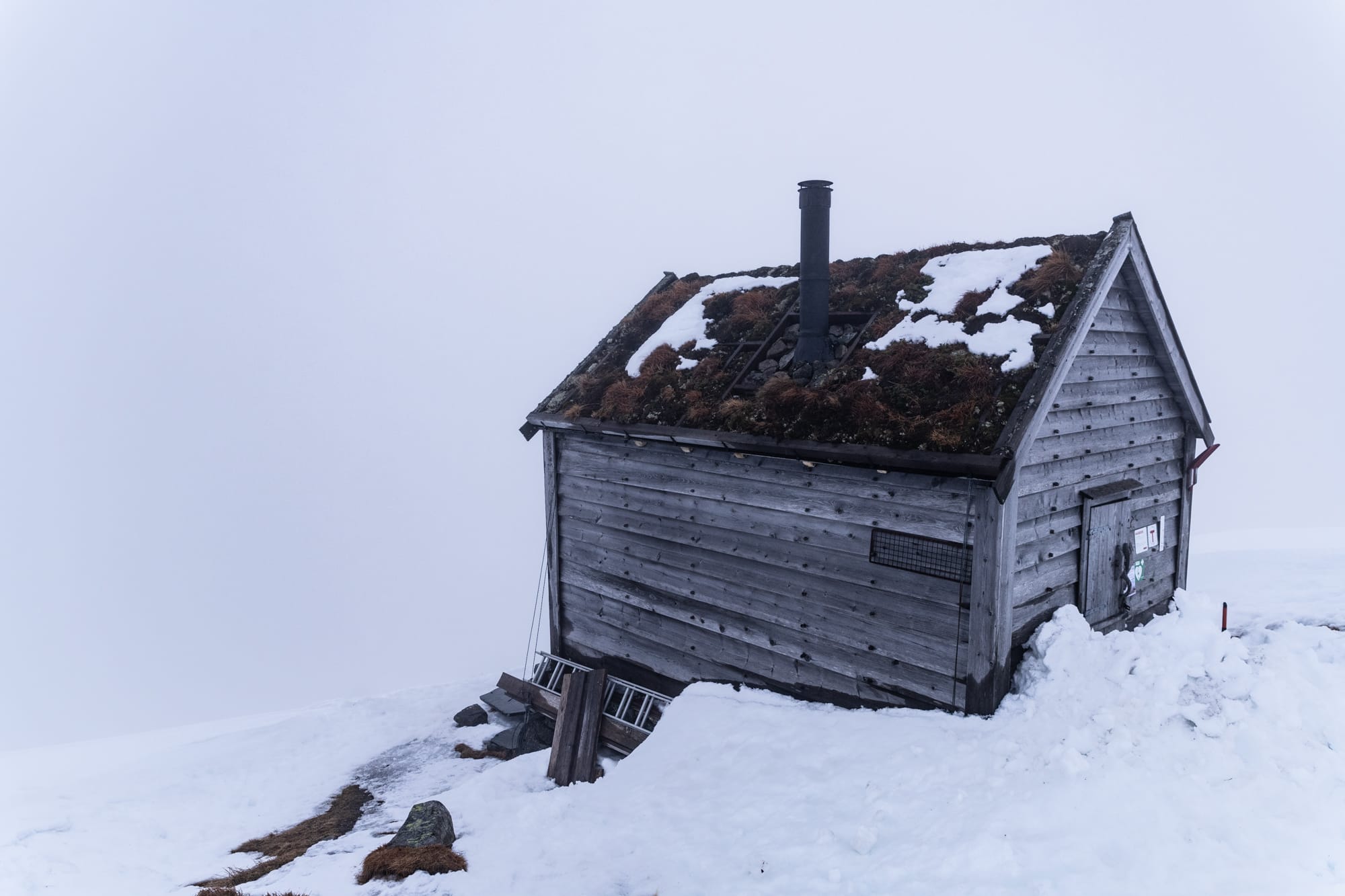Dormir dans une cabane au dessus d'un fjord