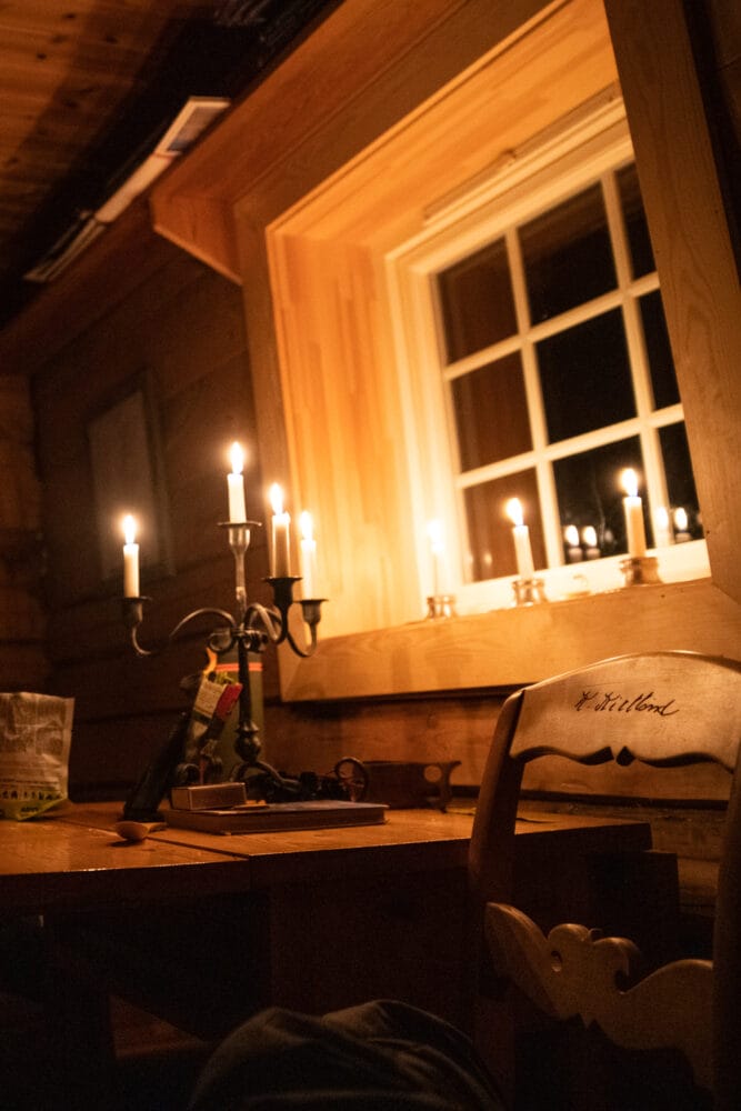 Dormir dans une cabane au dessus d'un fjord