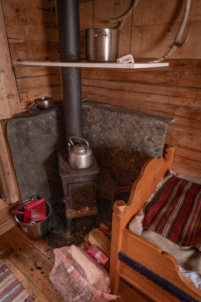 Dormir dans une cabane au dessus d'un fjord