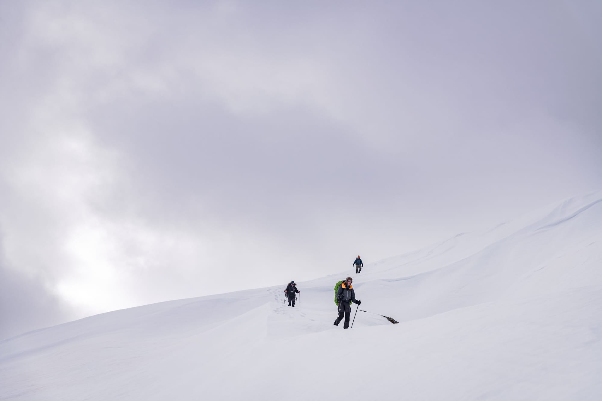 Randonneurs dans les montagnes de Norvège