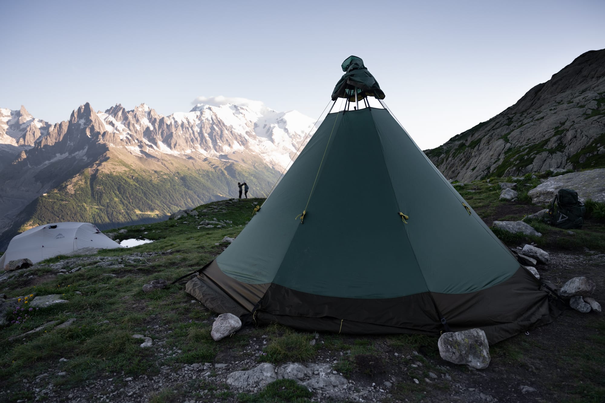 Tipi Tentipi au Lac des Chéserys pour un bivouac face au Mont Blanc