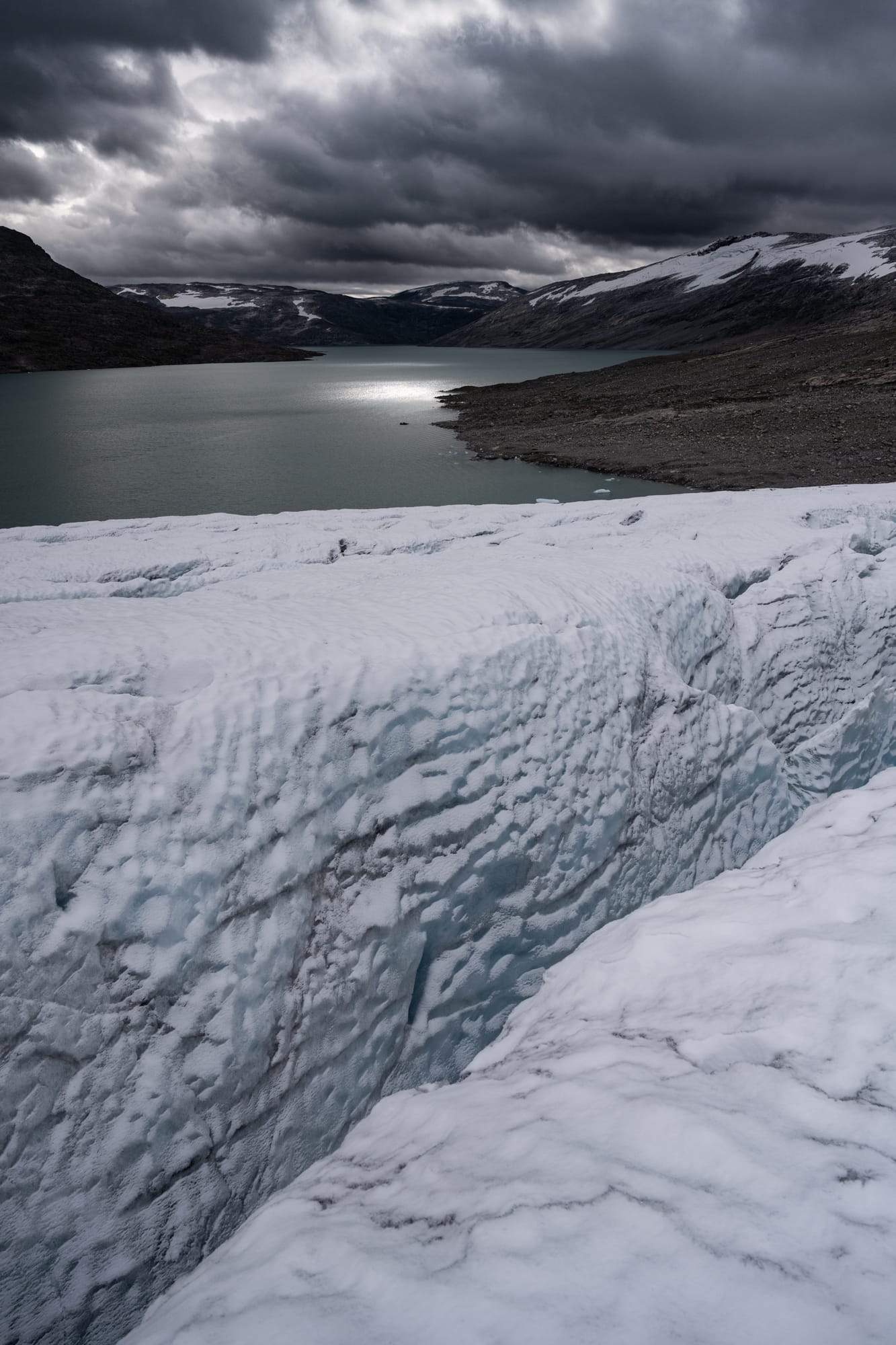 Vue du Styggevatnet depuis le glacier de jostedalsbreen